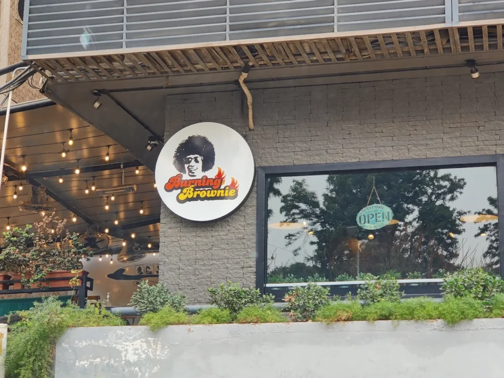 15 Best Restaurants in F7 Islamabad: A Food Lover’s Guide 11 Restaurants in F7 Islamabad Burning Brownie