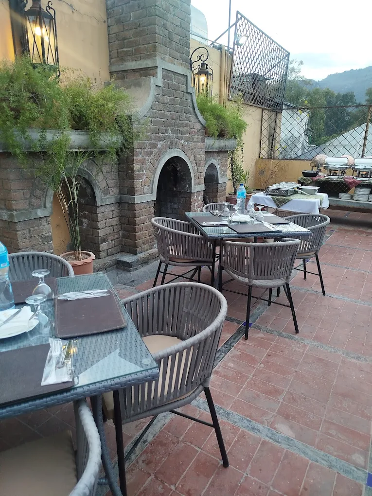 Fancy Restaurants in Islamabad – Where Style Meets Flavor 3 Fancy Restaurants in Islamabad