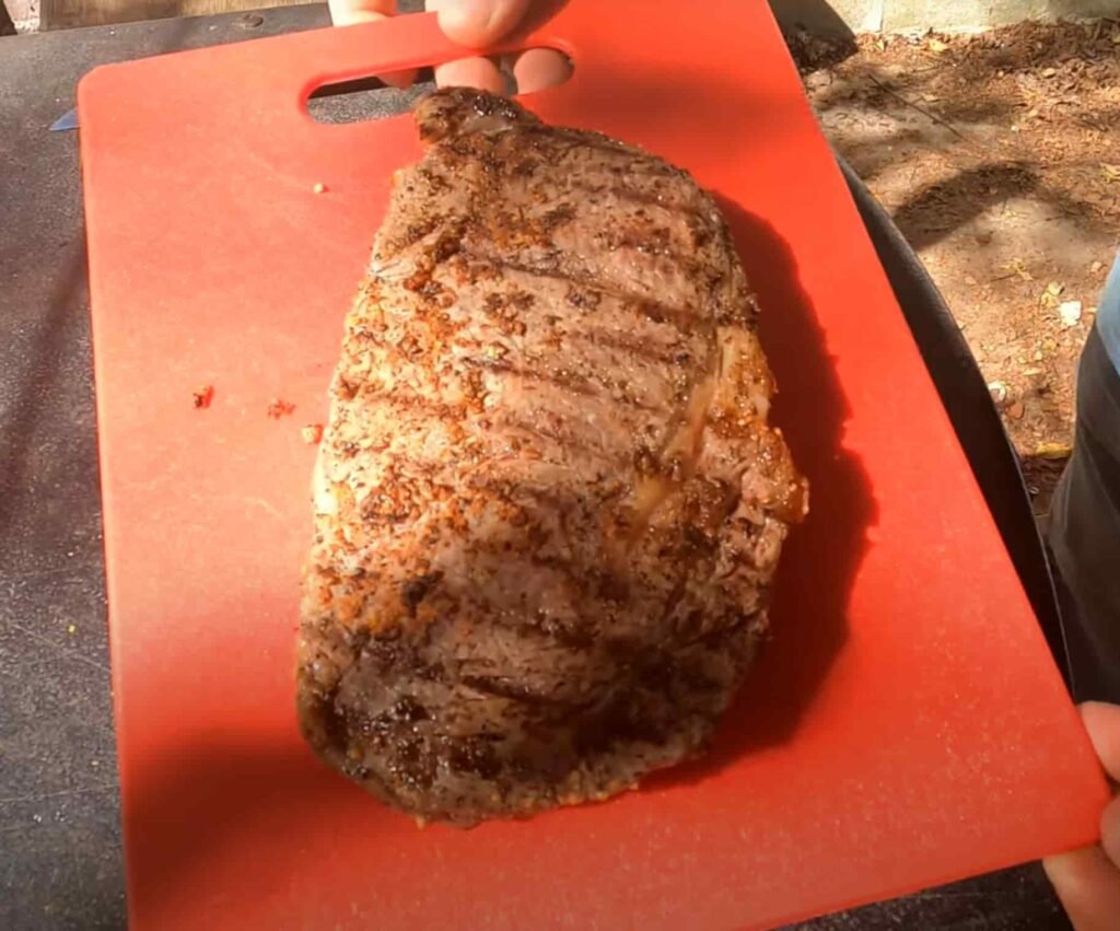 Blue vs Black vs Rare Steak – What’s the Difference? 1 Blue VS Black VS Rare Steak